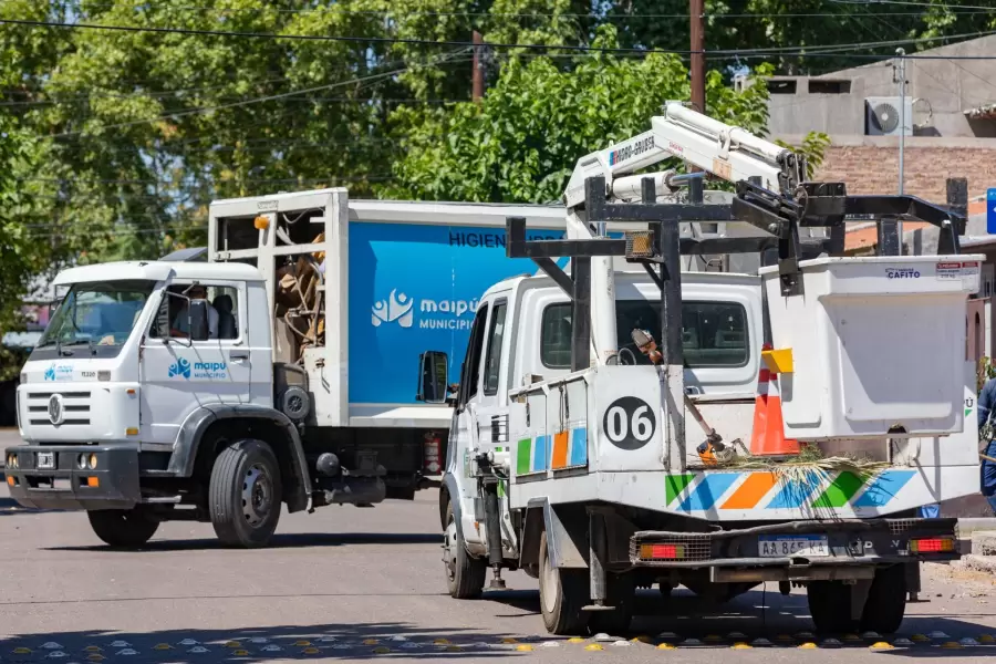 Maip� realiza operativos de limpieza y bache