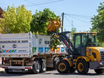 Maip� realiza operativos de limpieza y bache