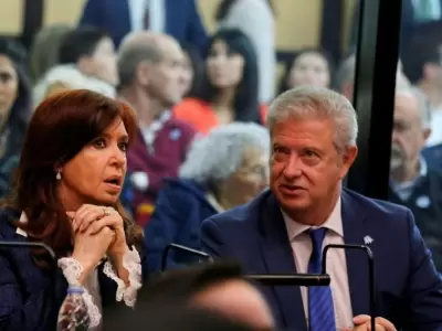 La expresidenta Cristina Kirchner junto a su abogado Carlos Beraldi, en una de las audiencias de la Causa Vialidad. (Foto: archivo web)