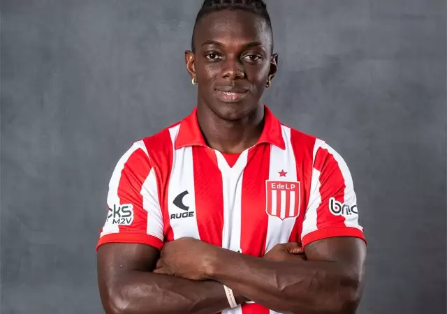 Cetr� todav�a puede jugar en Boca.