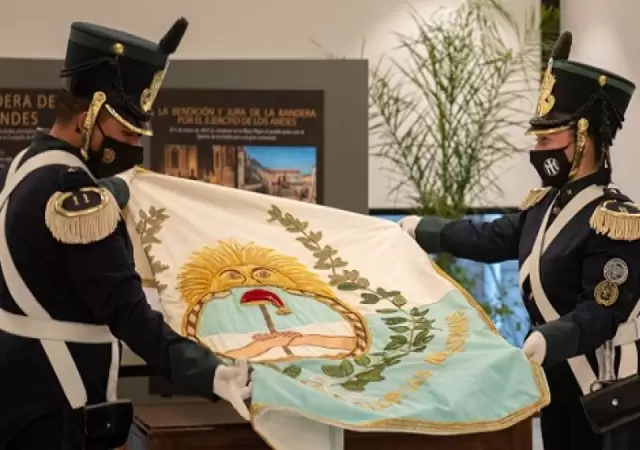 As� luce hoy la Bandera de los Andes en su Memorial de Mendoza, el estandarte que cruz� la cordillera para liberar al continente.