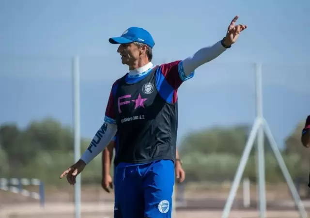 El entrenador Mariano Toedli, entrenador de un Tomba que quiere volver a Primera