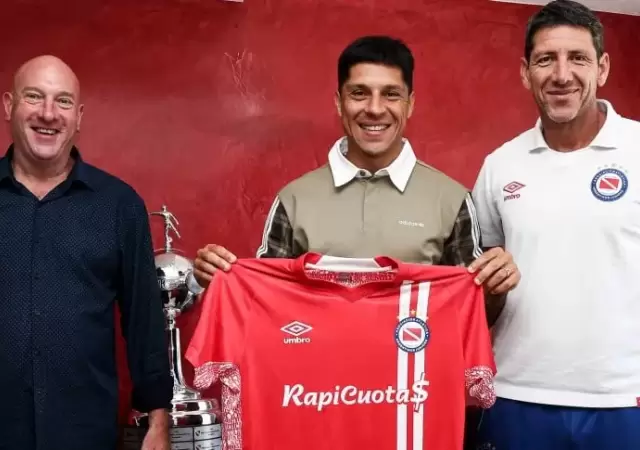 Enzo P�rez, un s�mbolo de la historia de River, hoy en Argentinos Juniors
