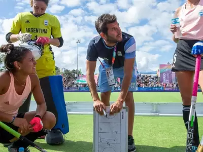 "Gato" L�pez lidera el recambio generacional del hockey nacional con una mirada puesta en las provincias.