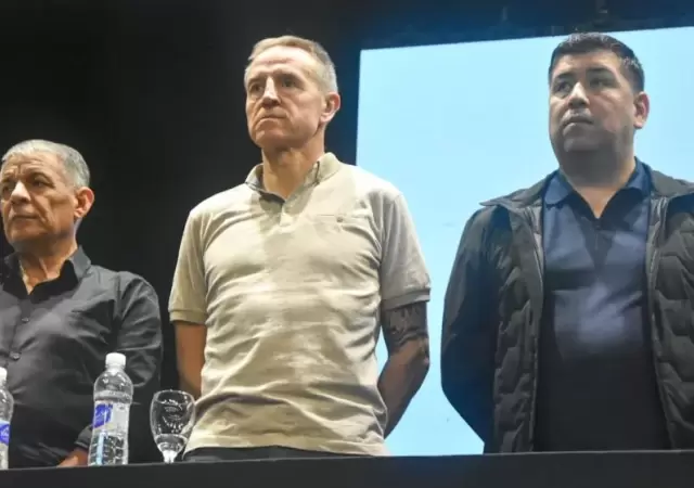 Los cotitulares de la CGT se enfrentan a una dura oposici�n interna del ala m�s combativa.