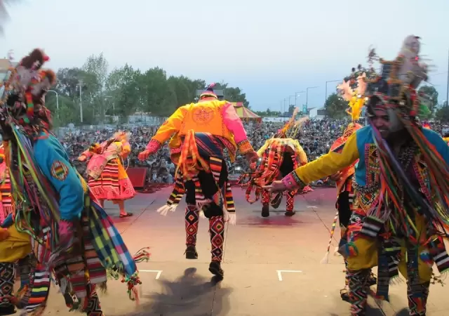 Carnaval en el Julio Le Parc