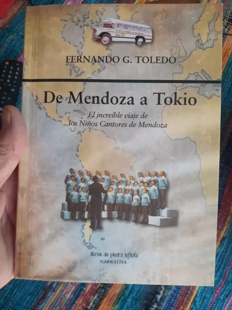 Portada del libro que repasa la aventura de los Ni�os cantores de Mendoza