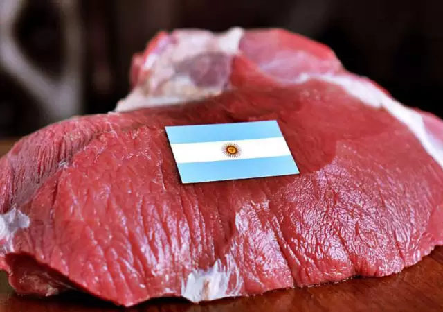 Con un consumo de apenas 47,9 kilos anuales por habitante, la tradici�n del asado enfrenta su crisis m�s profunda en 20 a�os.
