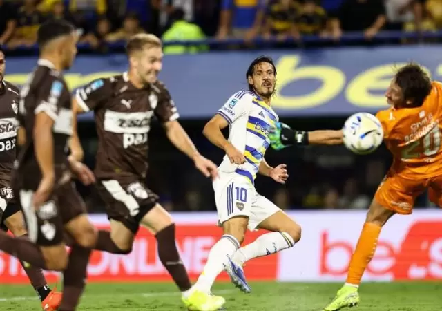 Cavani en una de sus escasas participaciones