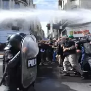 Protocolo antipiquetes: el Gobierno controlará mochilas y banderas
