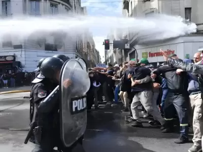 Sin palos ni pirotecnia: as� son los nuevos controles para las marchas.