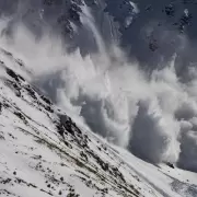 Avalancha en California: Buscan a 9 esquiadores desaparecidos