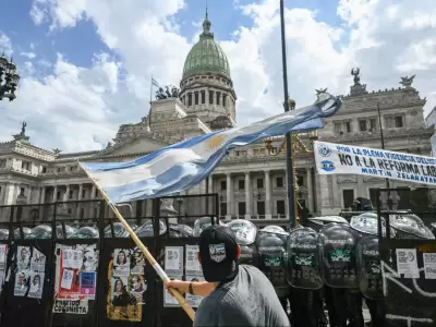 El polit�logo desglosa si la movilizaci�n sindical condicion� al Gobierno nacional.