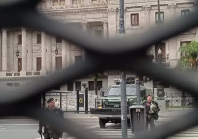 Modernizaci�n Laboral: Congreso blindado ante masiva protesta