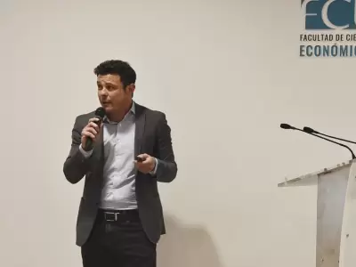 Mirada cr�tica: El economista Nicol�s Aroma advierte que el salario est� siendo utilizado como un "ancla" para contener los precios.