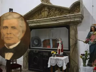 Lugar de Historia: En la Capilla se encuentran los restos de Pedro Pascual Segura, quien fuera cuatro veces gobernador de Mendoza.