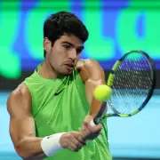 Final de alto voltaje en el ATP 500 de Doha: Carlos Alcaraz busca estirar su hegemonía ante un renacido Arthur Fils