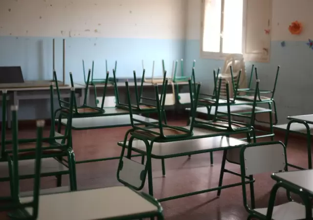 Clima en el aula: El operativo incluy� la instalaci�n de ventiladores en 850 escuelas, mejorando las condiciones para 320.000 estudiantes mendocinos.