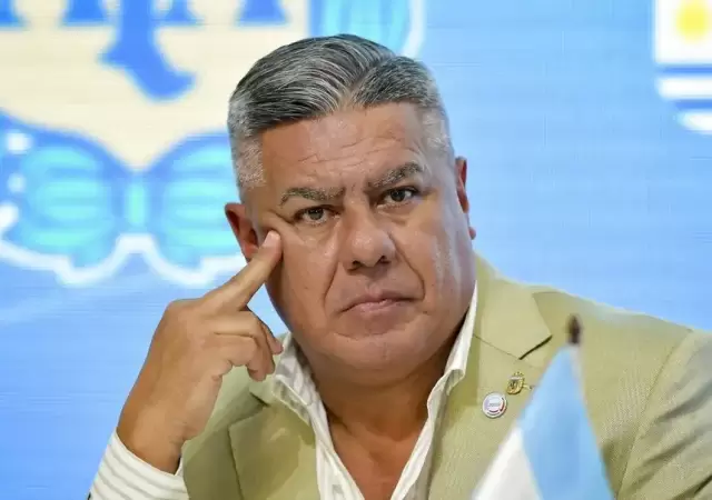 A d�as de su declaraci�n indagatoria, un juez federal le prohibi� la salida del pa�s al presidente de la AFA.