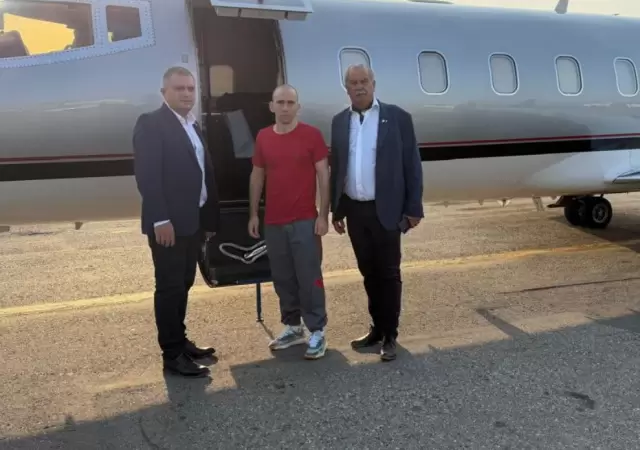 La foto que subi� la AFA con el gendarme liberado.