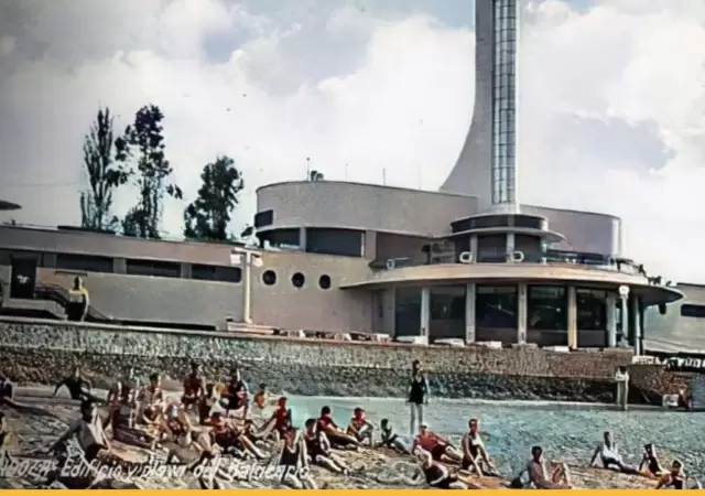 El edificio de Playas Serranas, dise�ado por los hermanos Civit, durante su apogeo como balneario popular en la d�cada del 30.