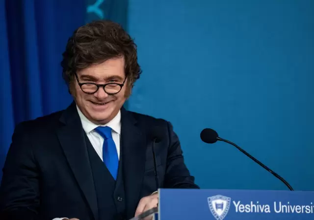 El economista analiz� el super�vit energ�tico, la baja de precios y el impacto del ajuste.