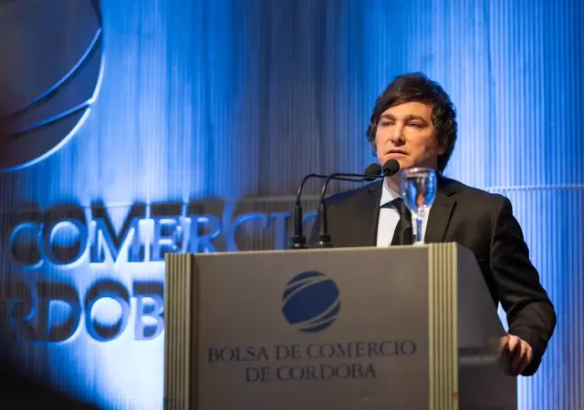 El Presidente busca calmar mercados y asegurar inversiones.