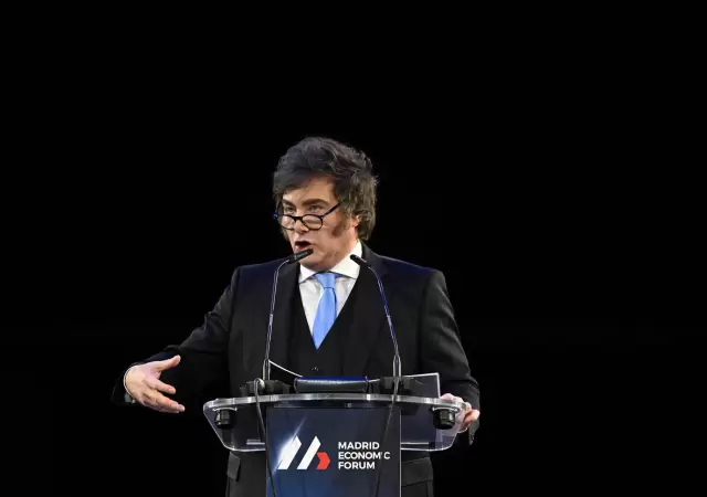 El respaldo financiero norteamericano es la llave maestra para atraer capitales de todo el mundo.