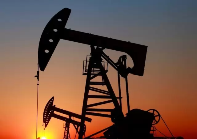 Guerra en Medio Oriente: el barril de Brent sube a USD 112 y aumenta la nafta