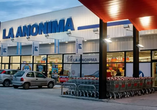 Sacudida en el consumo: La An�nima compra los hipermercados Libertad y cambia el mapa del retail.