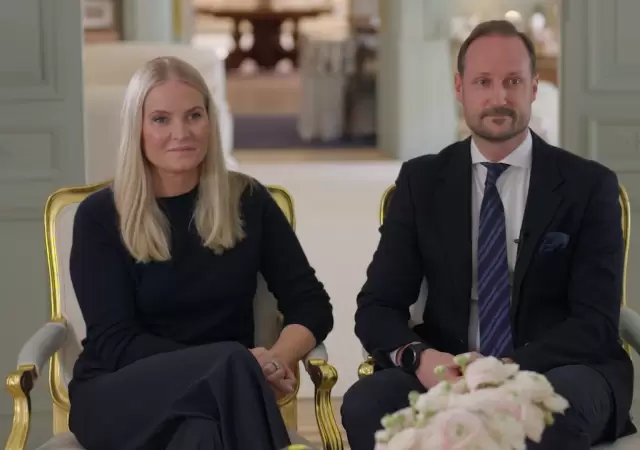 �Suficiente para salvar la Corona? Mette-Marit rompe el silencio sobre Epstein en medio del juicio a su hijo