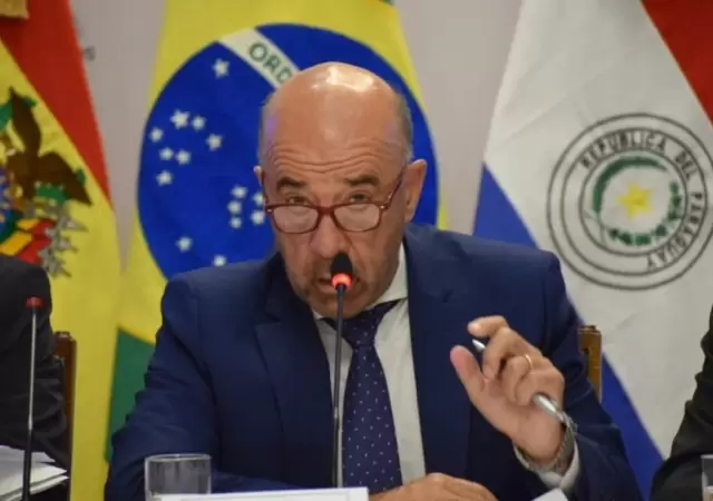 El exembajador Oscar Laborde advierte sobre el peligro de abandonar la neutralidad.