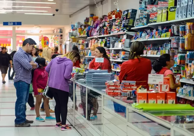 Empleados mercantiles recibir�n un bono de $120.000 y suba del 5% en el trimestre.