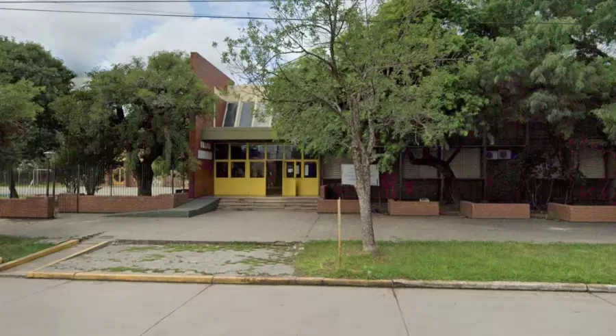 La Escuela Normal N� 40 Mariano Moreno, escenario de la tragedia que conmueve a toda la provincia de Santa Fe este lunes por la ma�ana.