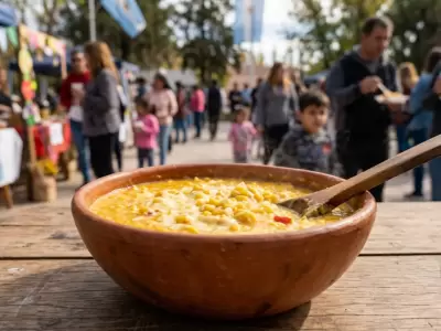 Semana Santa en Lavalle: humita tradicional en la Plaza Departamental.