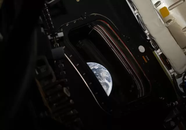 Fotos de Artemis II: Astronautas capturan la Tierra con sus dispositivos personales
