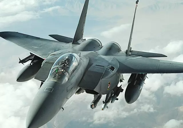 Ir�n derriba dos aviones de EE.UU. y ofrece una millonaria recompensa por el piloto desaparecido.