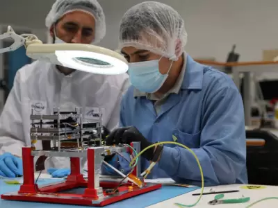As� es Atenea, el micro sat�lite que form� parte de la Misi�n Artemis II de la NASA.