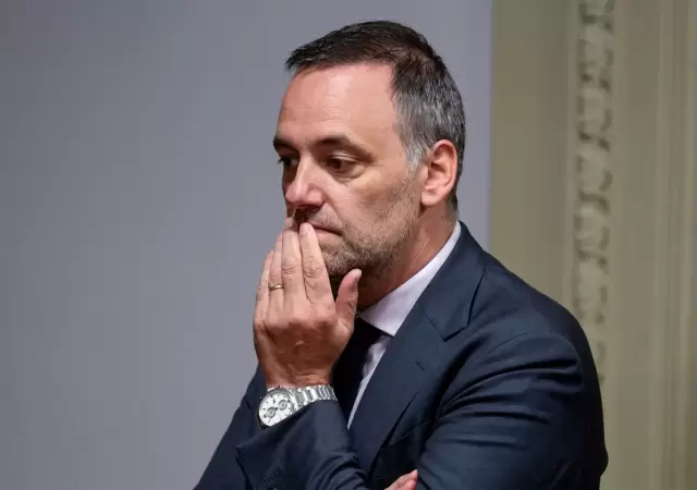 Adorni se enfrenta a su etapa de mayor desconcierto
