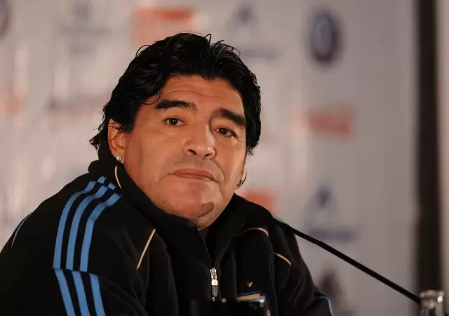 diego-maradona-foto-archivo_98
