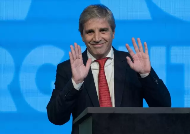 Caputo busca USD 1.000 millones del FMI en Washington