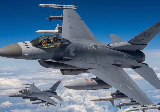 Dinamarca pretende deshacerse de sus F-16 al completar la transici�n hacia los F-35