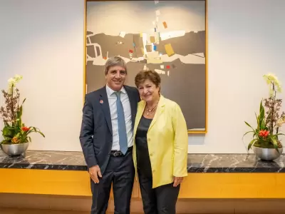 Luis Caputo y Kristalina Georgieva durante el encuentro en Washington que cerr� la gira oficial por EE.UU. El Gobierno busca acelerar la llegada de US