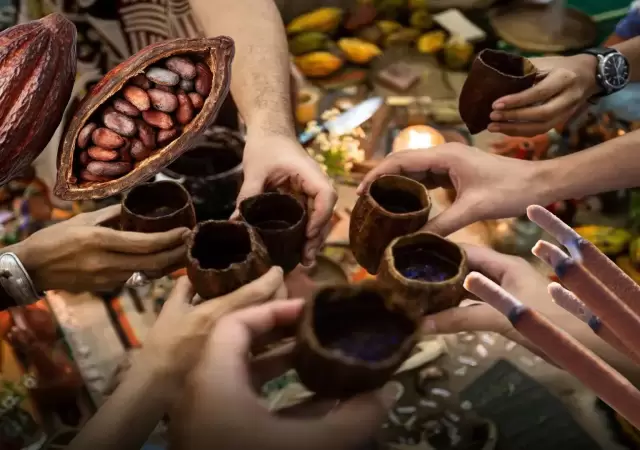 El cacao puro, molido y sin aditivos, es la base de esta pr�ctica ancestral que busca reducir el estr�s cotidiano.