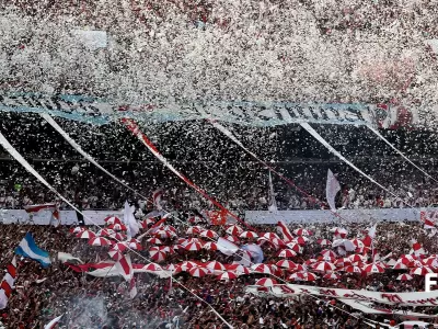 Fiesta total en el Monumental: El nost�lgico recibimiento de River ante Boca que record� a los a�os 90