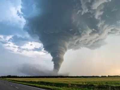 Tornado en Oklahoma: barrio en ruinas y 10 heridos tras temporal