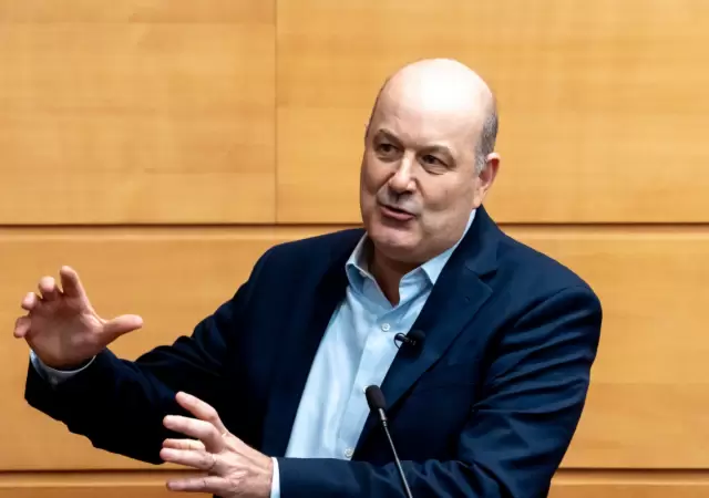 Sturzenegger enviar� una ley para eliminar aranceles fijos y fomentar la competencia en el sector.
