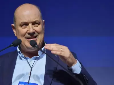Sturzenegger en la Feria 2026