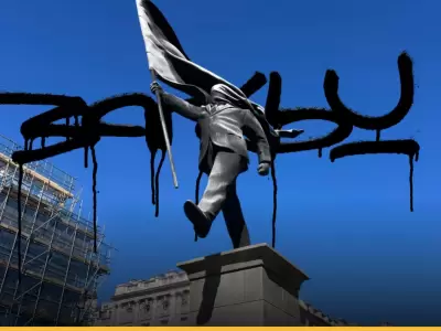 La nueva obra de Banksy, situada estrat�gicamente entre Trafalgar Square y el Palacio de Buckingham.