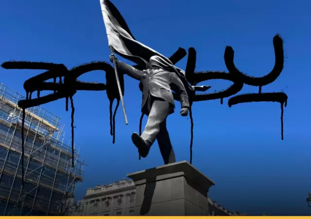 La nueva obra de Banksy, situada estrat�gicamente entre Trafalgar Square y el Palacio de Buckingham.
